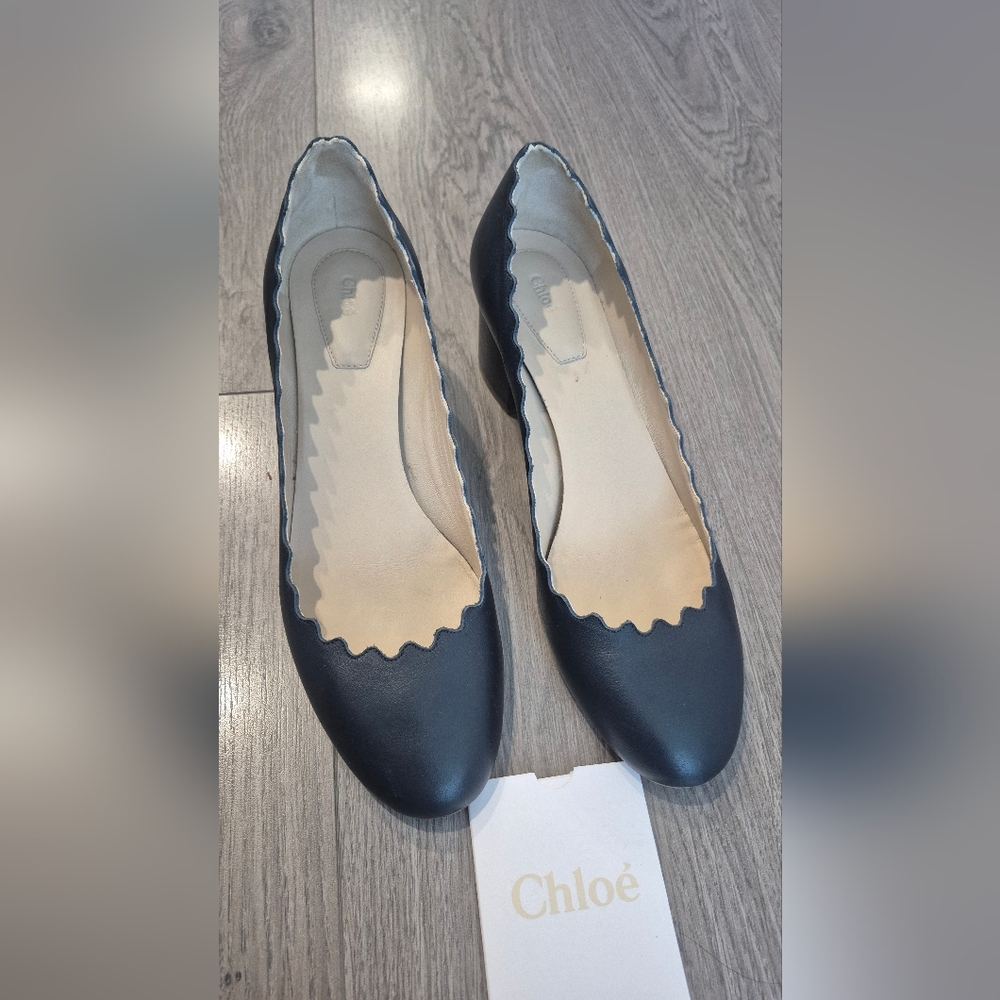 Chloe Leather Navy Pumps